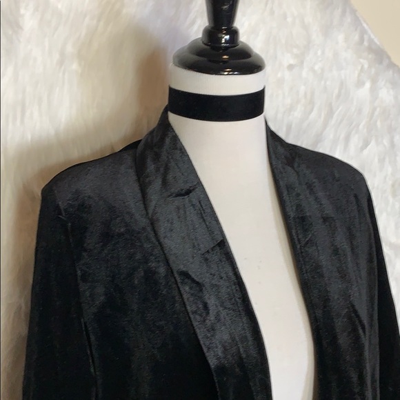 Cherrykoko Black Velvet Blazer - Picture 5 of 8